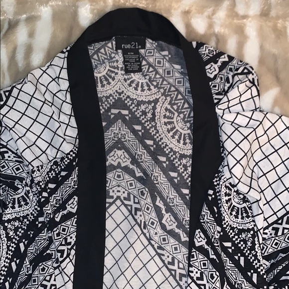 Black and White Duster - Picture 3 of 3